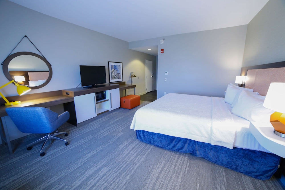 Hampton Inn & Suites Forest City - photo 10