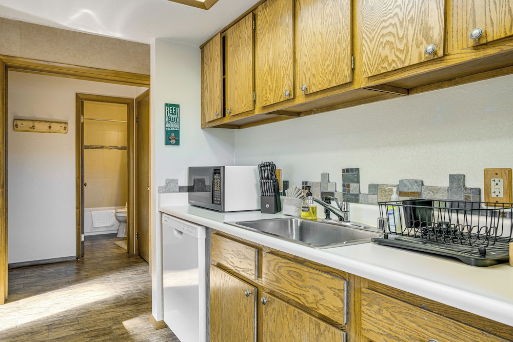 6 Mi to Winter Park Resort Fraser Condo with Pool - photo 10