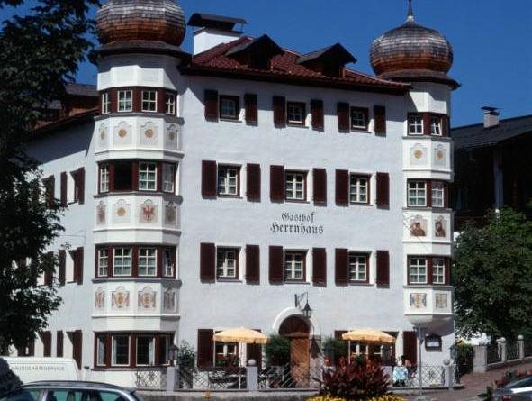 Gasthof Herrnhaus pet-friendly hotel Brixlegg