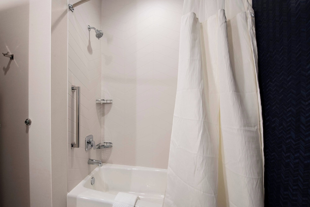 Fairfield Inn & Suites by Marriott Dayton North - photo 19