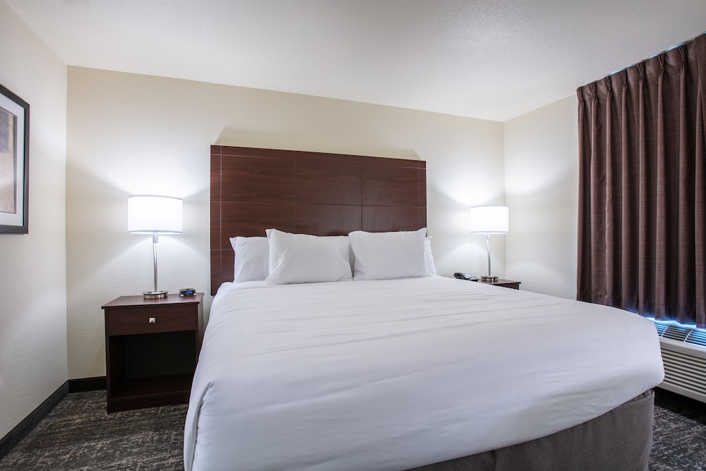 Cobblestone Inn & Suites Pine Bluffs - photo 9