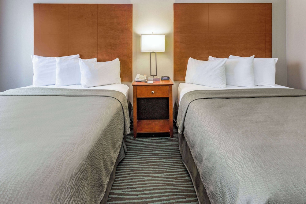 AmericInn by Wyndham Des Moines Airport - photo 27