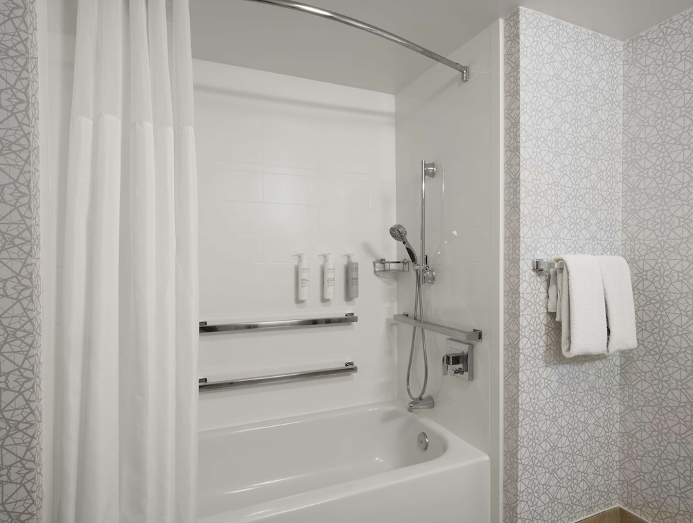 Hampton Inn & Suites Arundel Mills Baltimore - photo 48