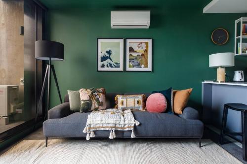 Evergreen Oasis Poolside Living on Stanley Street — 4-Star Luxury Hotel in Melbourne, Australia