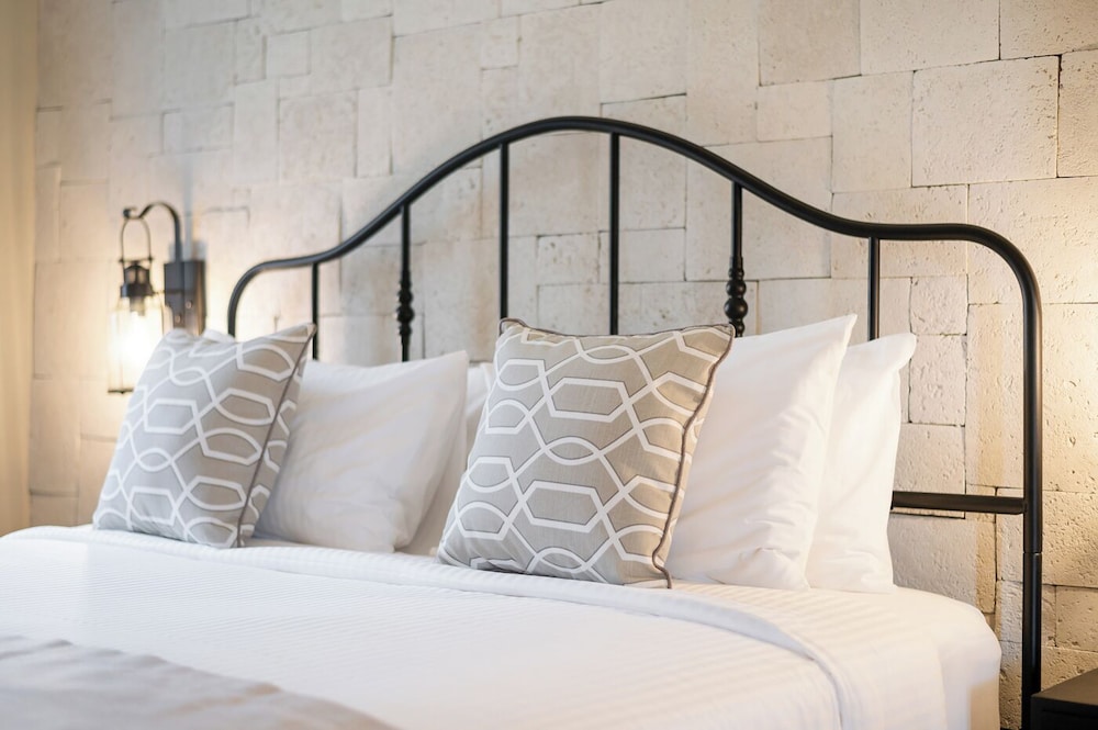 Locanda Villanova Bed & Breakfast — 5-Star Luxury Hotel in Pak Chong, Thailand