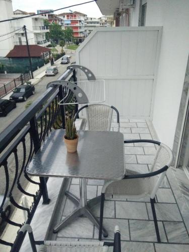 Giannis Hotel — Paralia