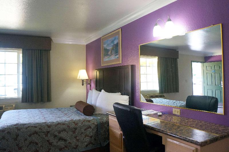 Rodeo Lodge - photo 18