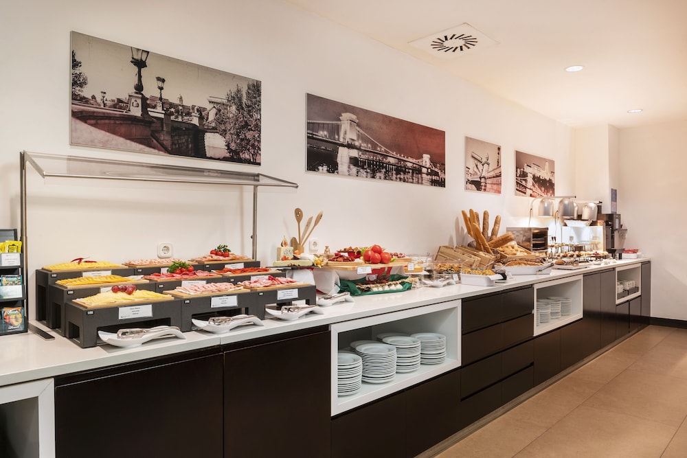 מזון ומשקאות