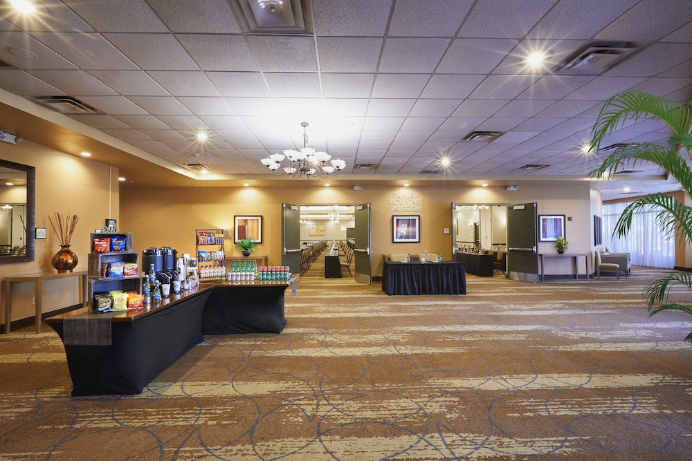 Embassy Suites by Hilton Phoenix Scottsdale - photo 68