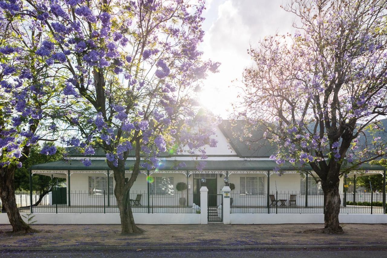 Victorian Square Guesthouse — 4-Star Luxury Hotel in Graaff-Reinet, South Africa