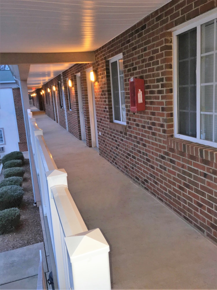 Affordable Suites Burlington - photo 49