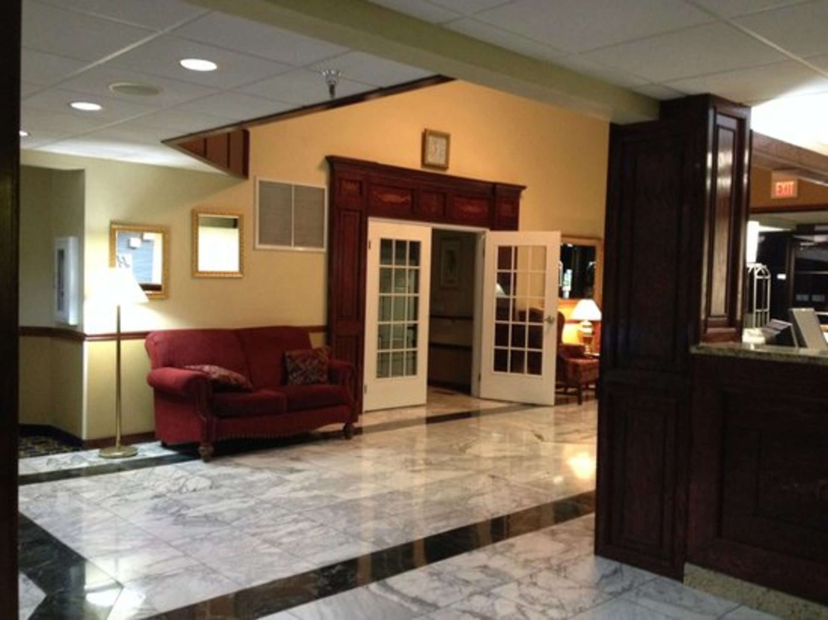 Days Inn & Suites by Wyndham Tahlequah - photo 15
