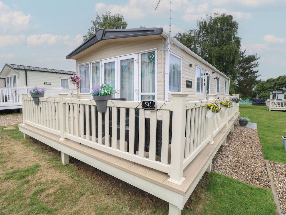 Seashell Lodge 50 Foxburrow Hang — 4-Star Luxury Hotel in Great Yarmouth, United Kingdom