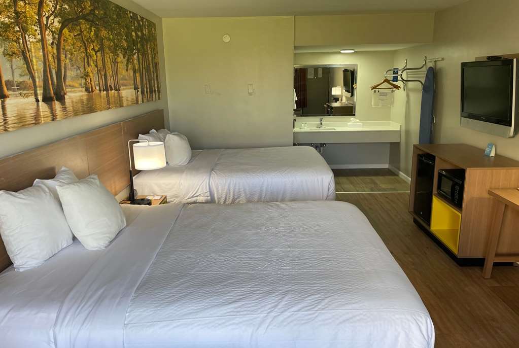 Days Inn by Wyndham Valdosta Near Valdosta Mall - photo 10