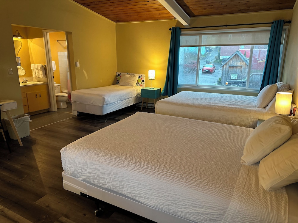 Atomic Motel - photo 17