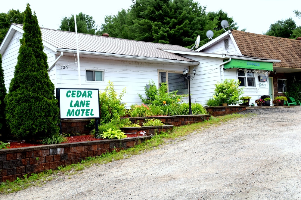 Cedar Lane Motel — hotel in Bracebridge