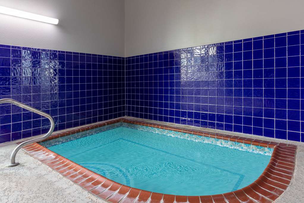 La Quinta Inn & Suites by Wyndham Rockwall - photo 6