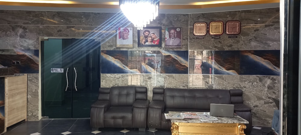 Pecos Place Hotel & Suite — Sapele — photo 2