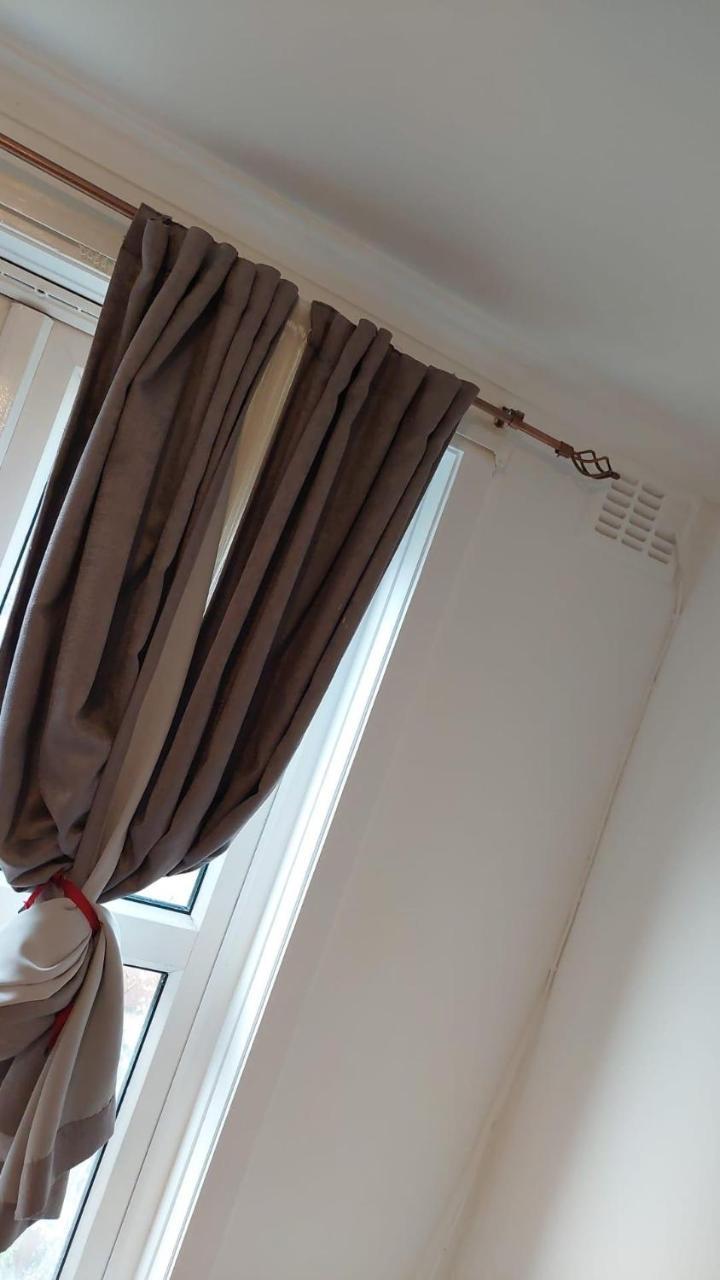 Union Rd - carbon neutral hotel in Northolt