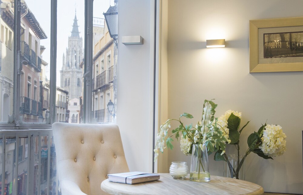 Apartamentos Abadía by Toledo AP — 4-Star Luxury Hotel in Toledo, Spain