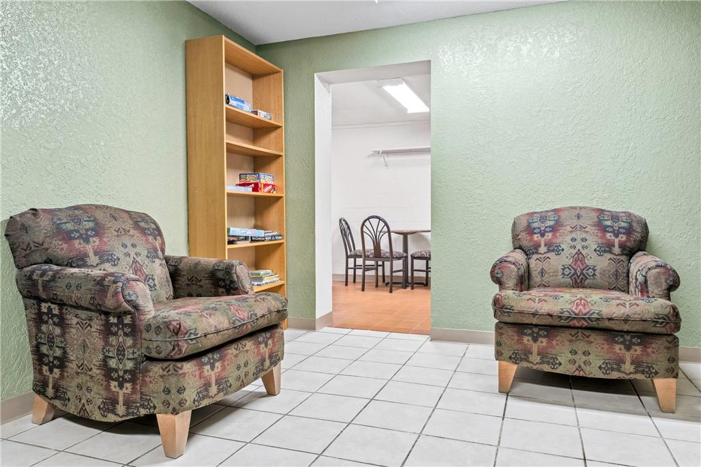 Econo Lodge Custer Crazy Horse Area - photo 11