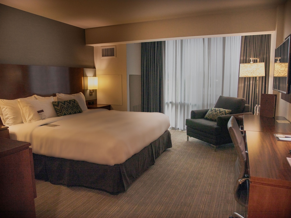 DoubleTree by Hilton Omaha Southwest - photo 10