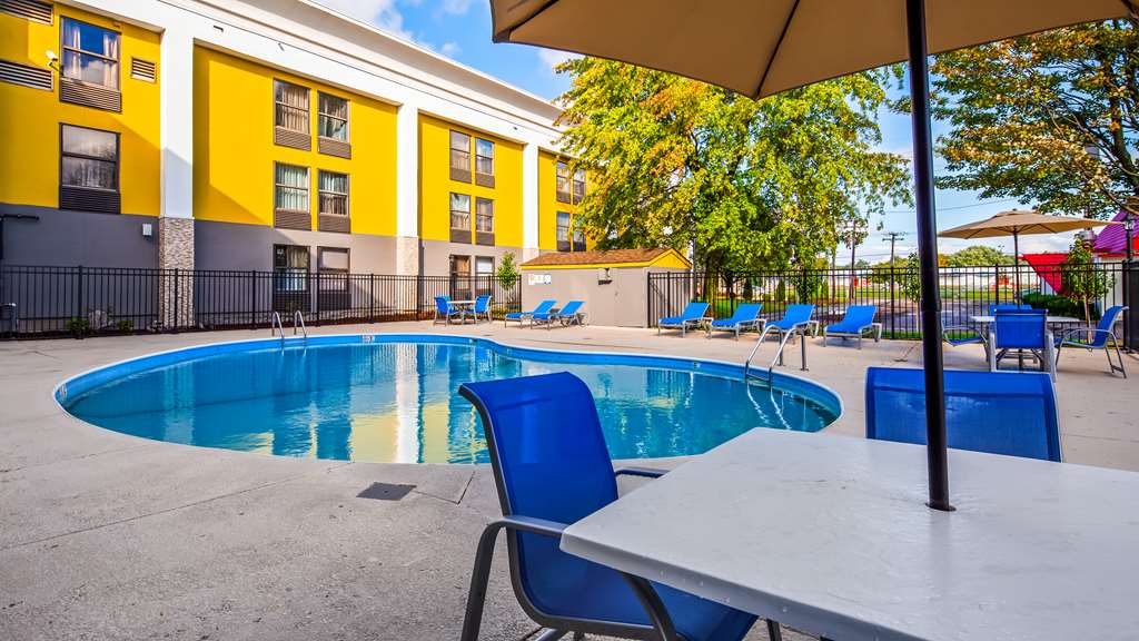 Best Western Plus Bloomington East Hotel - photo 4