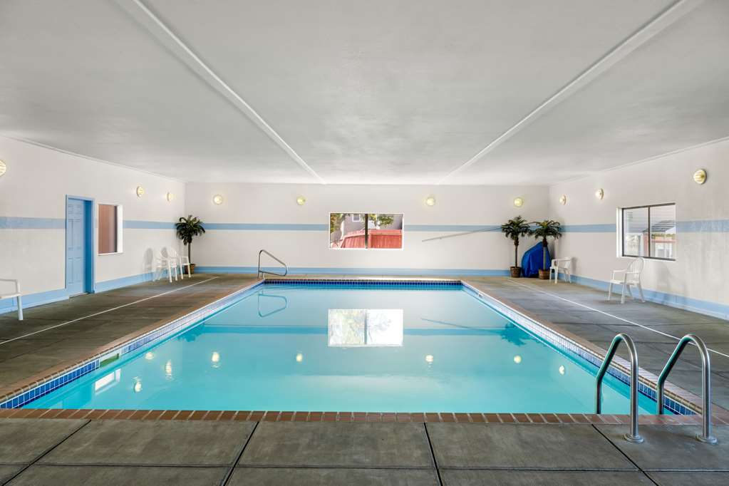 Econo Lodge Miles City I 94 - photo 34