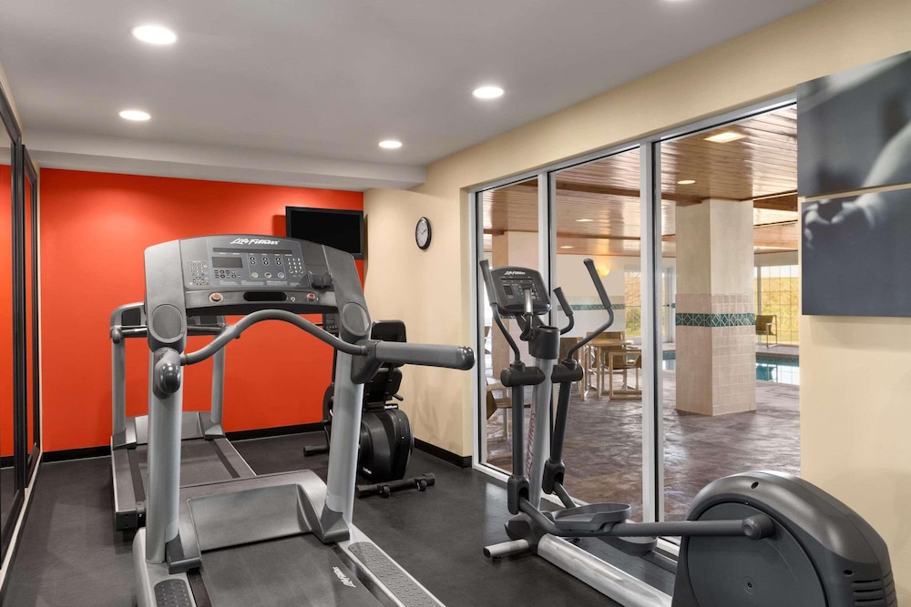 Country Inn & Suites Rochester South Mayo Clinic - photo 17