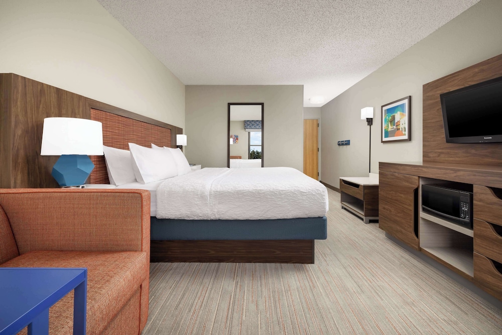 Hampton Inn Laredo - photo 5