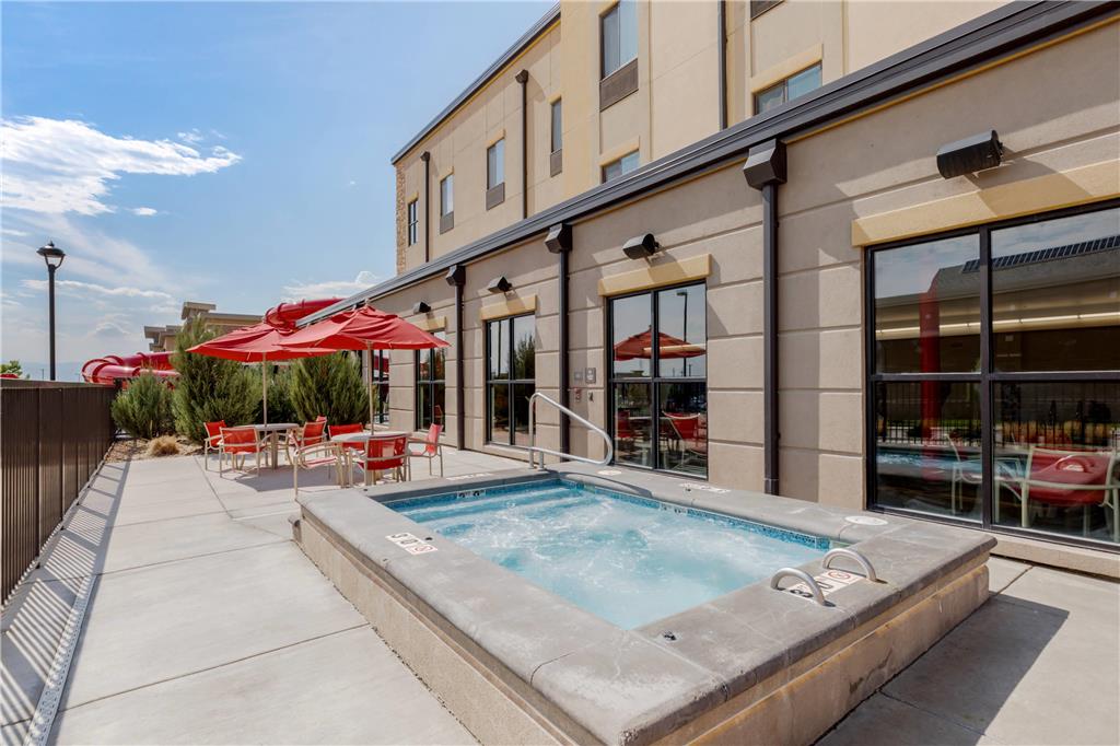 Comfort Suites Loveland - photo 41