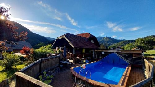 Apartments Pri Boštjanovcu — 4-Star Luxury Hotel in Gorenja Vas, Slovenia