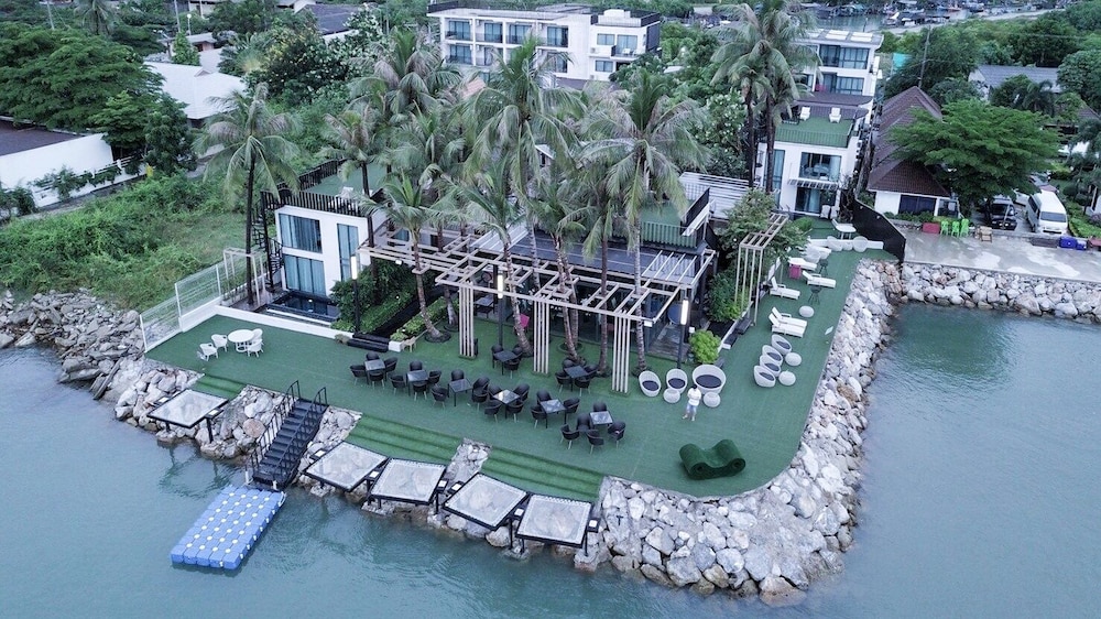 Eco Moment Beach Resort Hadchaosamran — hotel in Ban Laem