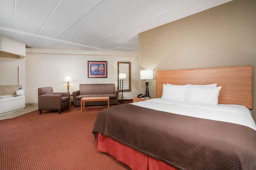 AmericInn by Wyndham Anamosa - photo 11
