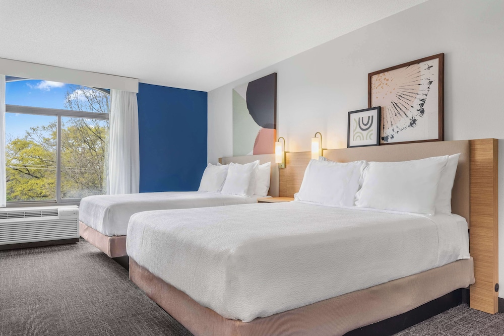 Spark by Hilton Charlotte Tyvola I 77 - photo 13