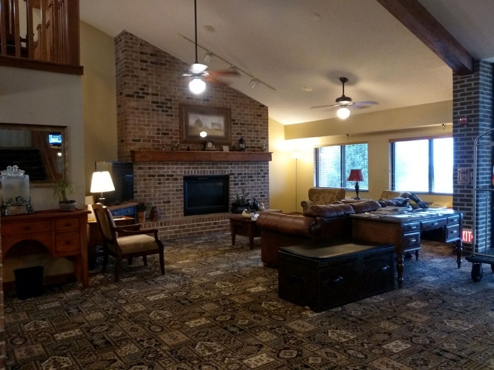 Madelia Hotel & Suites - photo 4