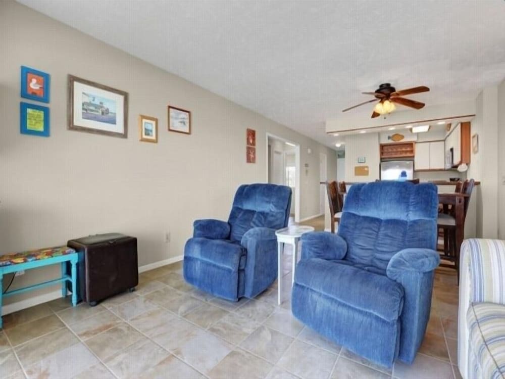 Beach Blanket Spacious Condo With Private Beach Access And Resort Amenities 3 Bedroom Condo by RedAwning - photo 17