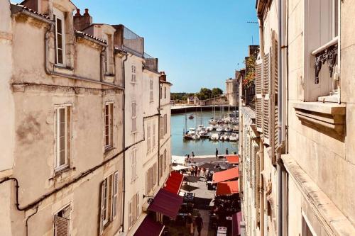 Grand Studio a Deux Pas du Vieux Port in La Rochelle, France