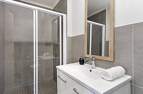 Chic 1 bedroom apt in Century city
