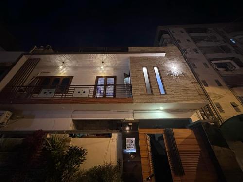 Travellers Home 2BR Portion Gulshan Iqbal blk 7 — 5-Star Luxury Hotel in Karachi, Pakistan