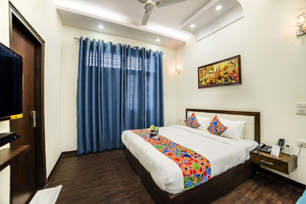 FabHotel Gurgaon 6