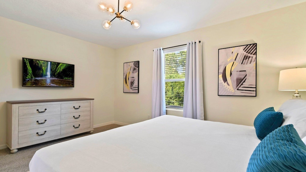 Disney Getaway: Pool Spa & Lake Views - photo 11