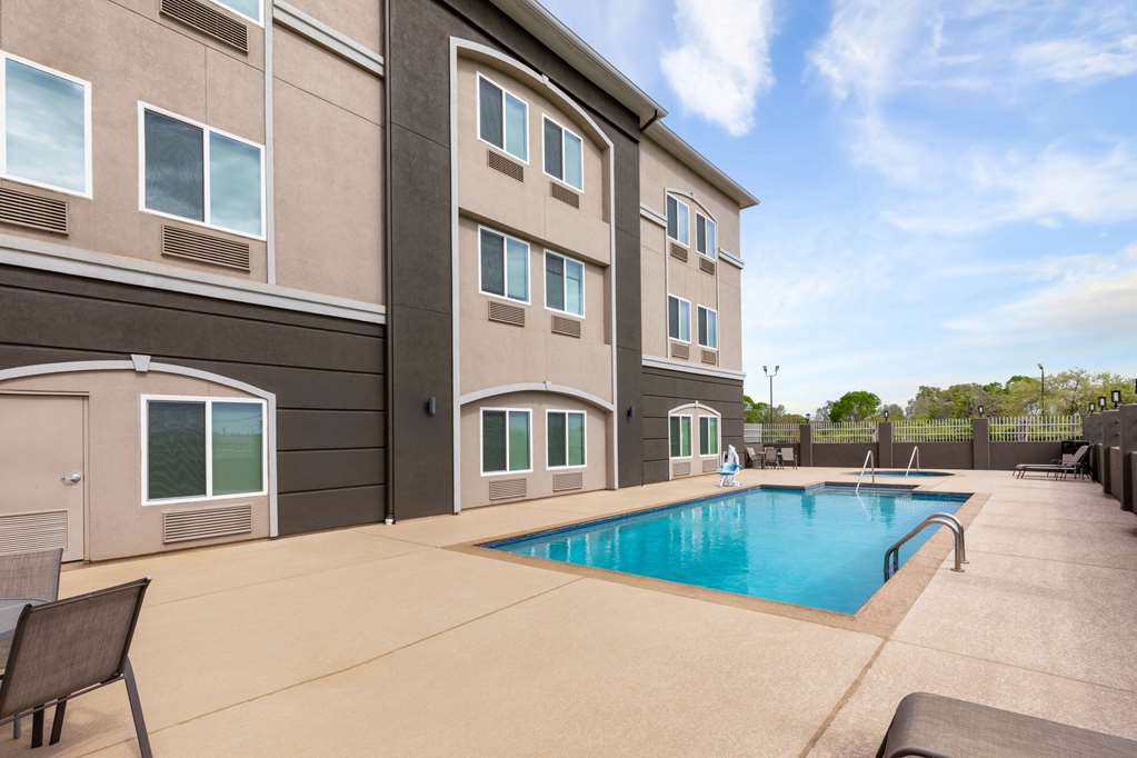 La Quinta Inn & Suites by Wyndham Angleton - photo 14
