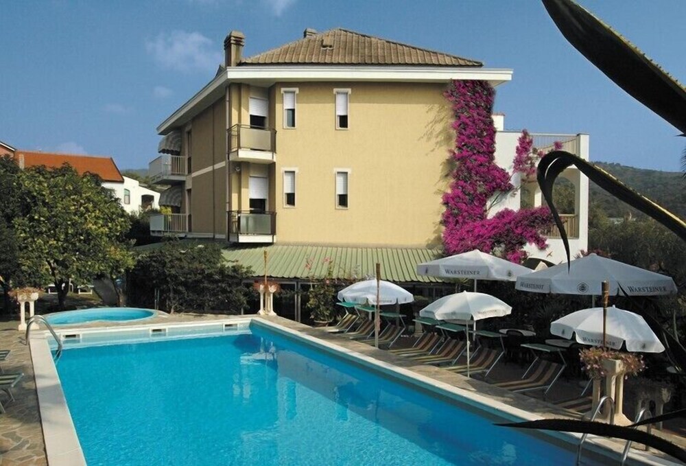 Hotel Bellavista - last minute hotel in San Bartolomeo Al Mare