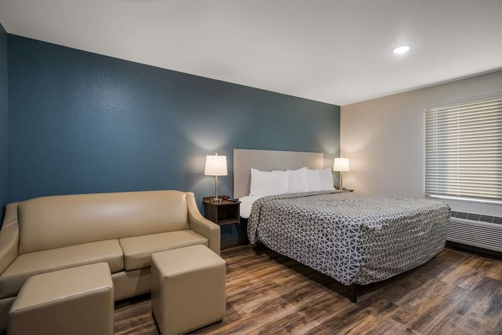 Woodspring Suites Milwaukee Menomonee Falls - photo 36