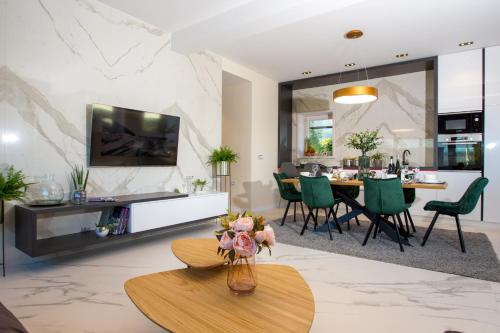 Apartmani Paklenica Noa — 4-Star Luxury Hotel in Starigrad, Croatia