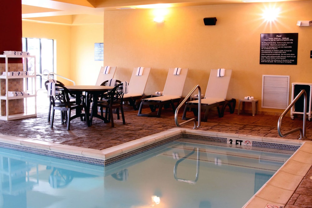 Hampton Inn & Suites Paducah - photo 25