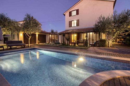 Charming villa Donatella with private pool in Pula — 4-Star Luxury Hotel in Liznjan, Croatia