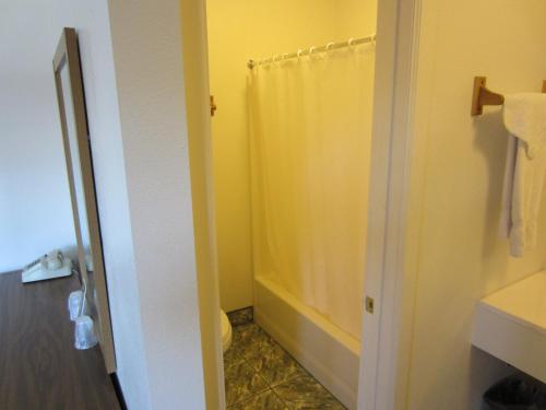 Welcome Inn & Suites Anaheim - photo 8
