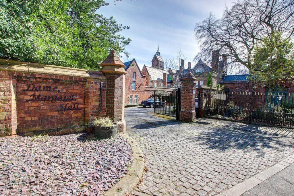 Washington Village Apartments The Courtyard — 4-Star Luxury Hotel in Washington, United Kingdom